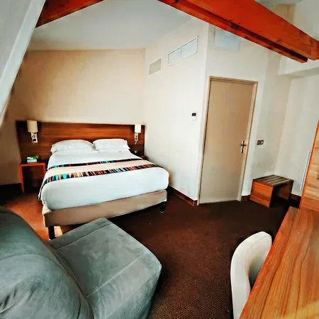 Holiday Inn Paris Montmartre By Ihg Exterior foto